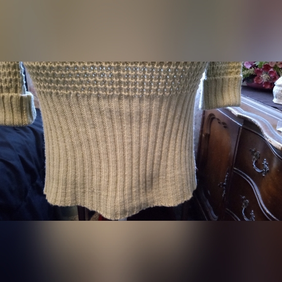 Beige V-neck Sweater Dress Size M - Picture 6 of 8